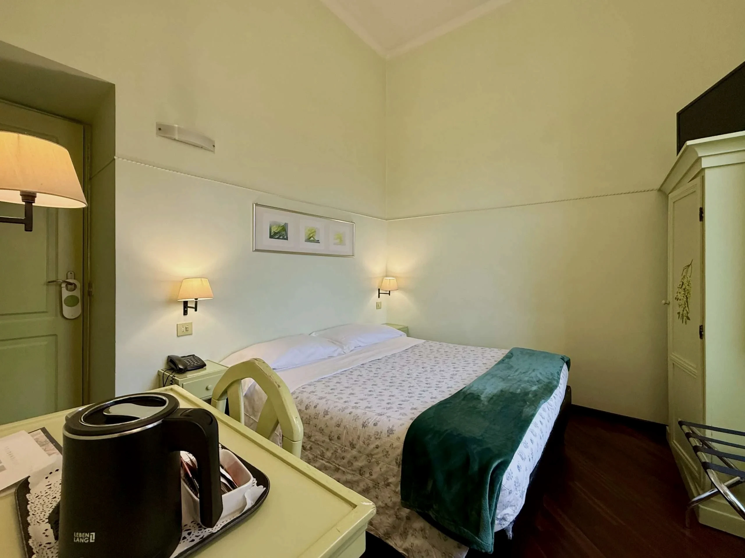 Matrimoniale Standard con acquerelli — Lilium Boutique Hotel Roma
