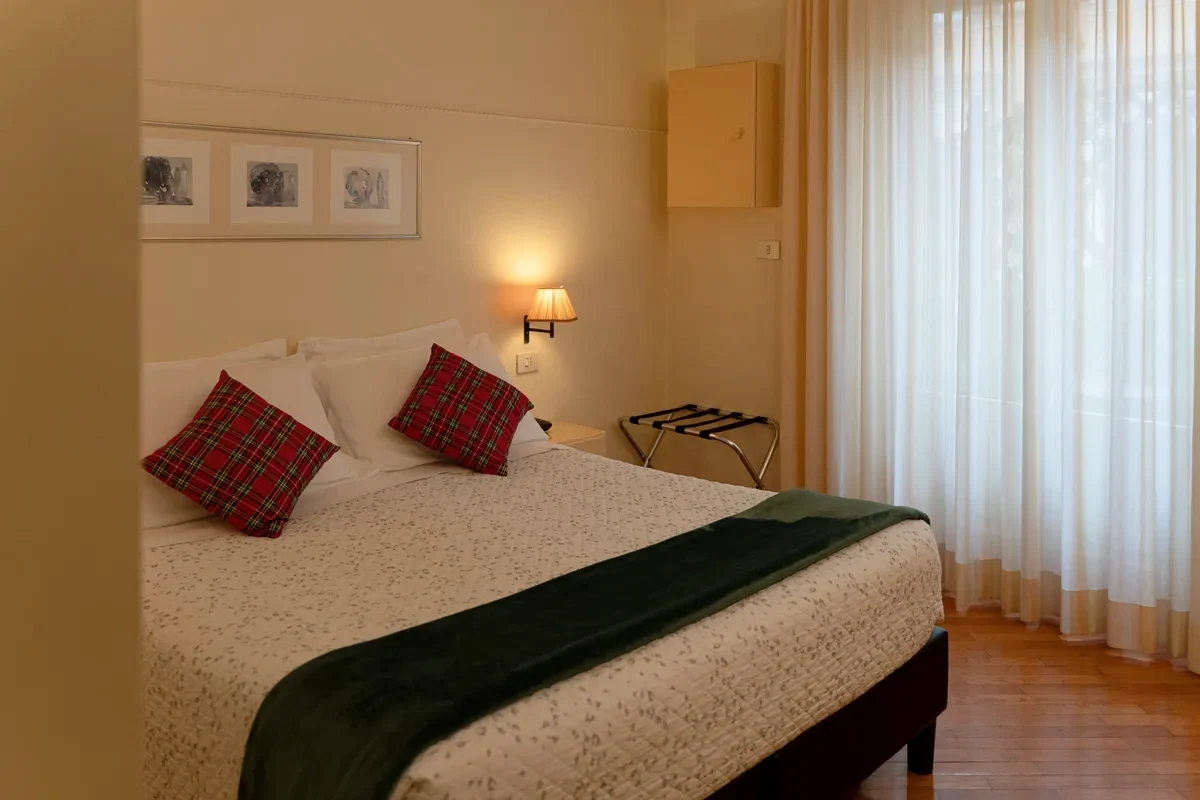 Camera Superior con terrazzo privato fiorito — Lilium Boutique Hotel Roma